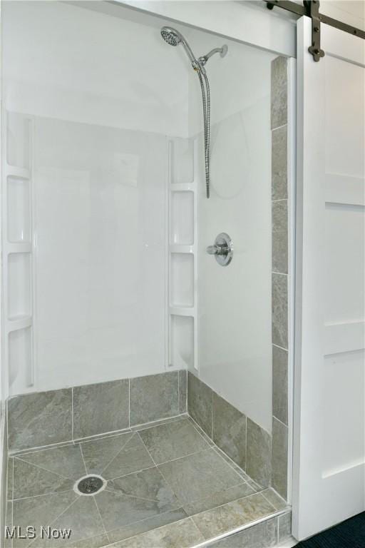 1553 Parkman Rd NW, Warren, OH 44485 - full bathroom with tiled shower