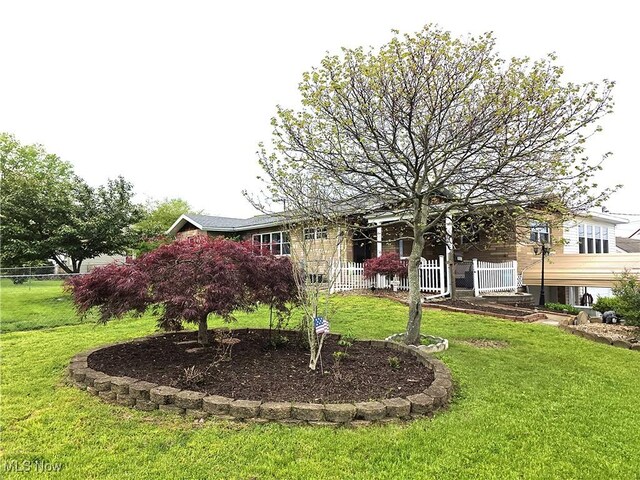 view of yard featuring fence