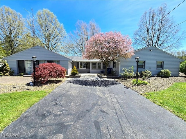 5294 Cottage Dr, Mecca, OH 44410 - ranch-style home with driveway