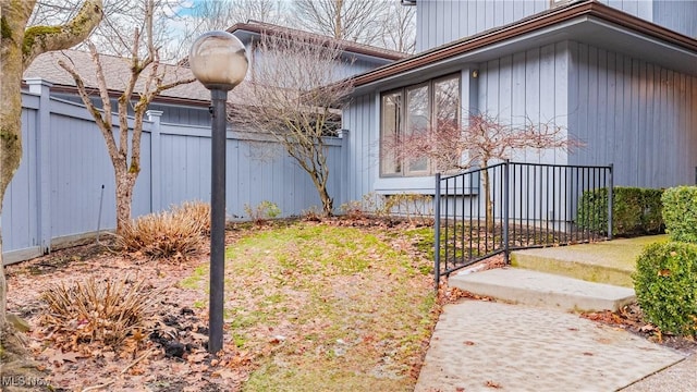 1175 Inverness Ln, Stow, OH 44224 - view of side of property with fence