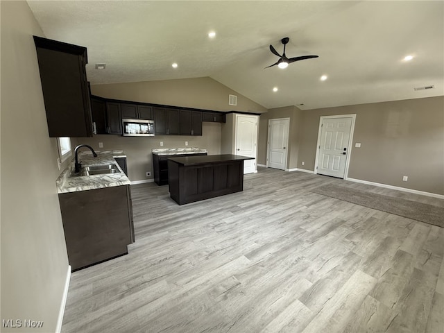 315 S Wallace St, Uhrichsville, OH 44683 - photo 3