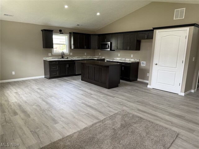 315 S Wallace St, Uhrichsville, OH 44683 - photo 4
