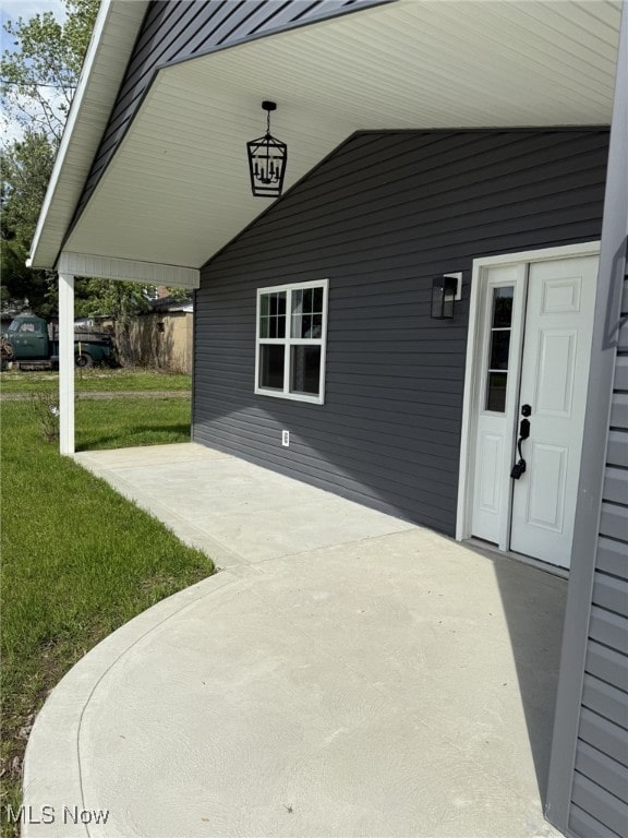 315 S Wallace St, Uhrichsville, OH 44683 - photo 2