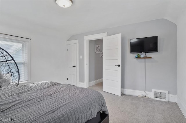 288 College St, Wadsworth, OH 44281 - bedroom with carpet flooring, baseboards, and visible vents