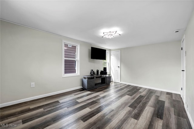 838 N Lincoln Ave, Alliance, OH 44601 - interior space with baseboards and dark wood finished floors