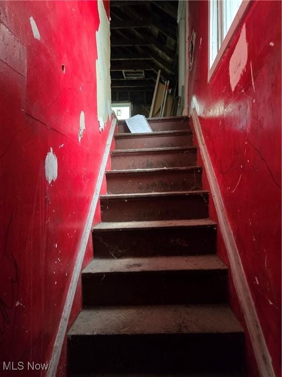 413 Henry St, Mansfield, OH 44907 - view of stairs