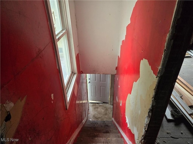 413 Henry St, Mansfield, OH 44907 - view of staircase