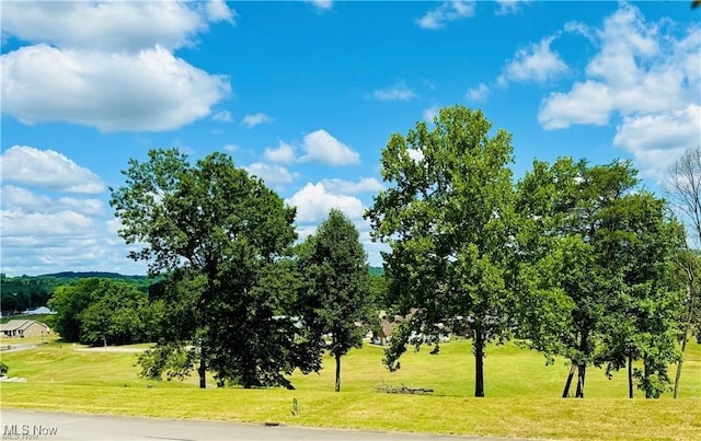 211 Woodridge Dr, Mineral Wells, WV 26150
