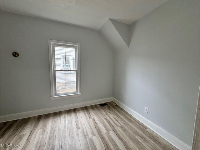 1387 E 187th St, Cleveland, OH 44110 - photo 23