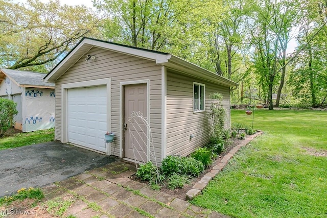 7599 Fairview Ave, Mentor, OH 44060 - detached garage with aphalt driveway