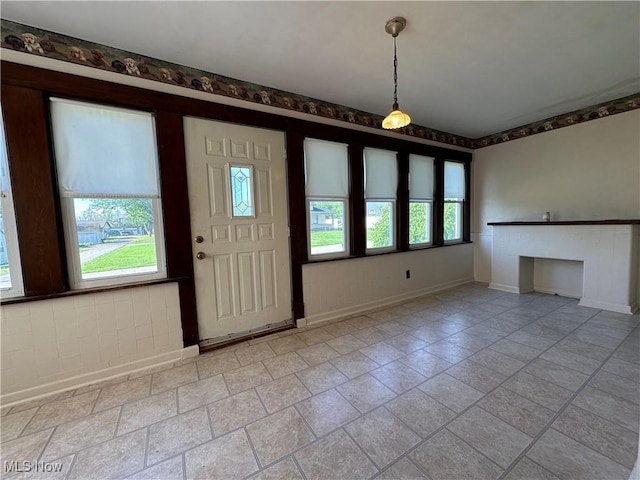 1905 Pine St SE, East Sparta, OH 44626 - entryway featuring baseboards