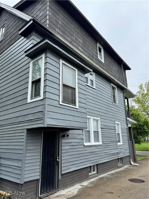 789 Wayside Rd, Cleveland, OH 44110 - photo 4