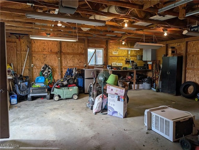 1510 Chester Ave, Wellsville, OH 43968 - garage with a workshop area