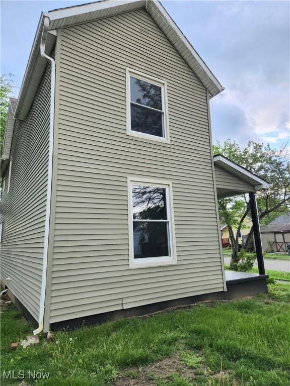 view of side of property