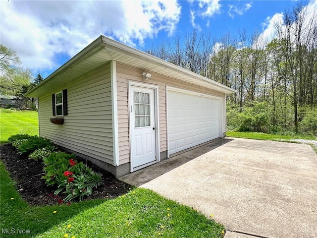 view of detached garage