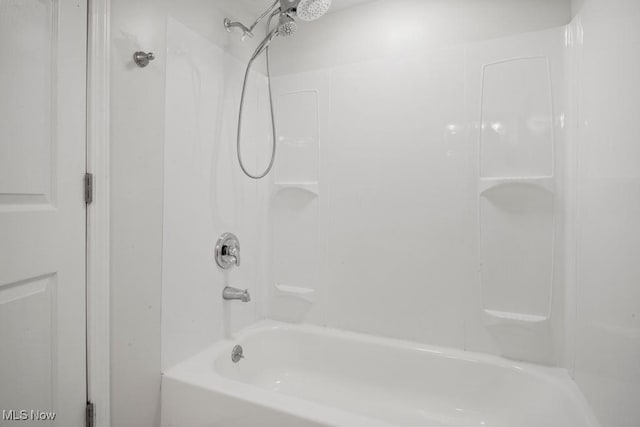 5331 Ridgewood St, Lorain, OH 44055 - bathroom featuring bathing tub / shower combination