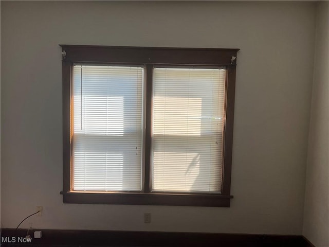324 Elm St, Struthers, OH 44471 - view of details