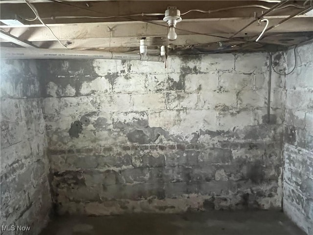 324 Elm St, Struthers, OH 44471 - view of unfinished below grade area