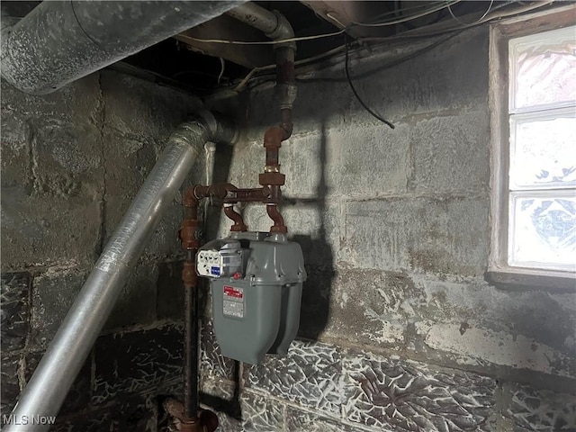 324 Elm St, Struthers, OH 44471 - view of utilities