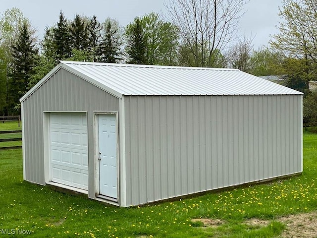 view of outdoor structure featuring an outdoor structure
