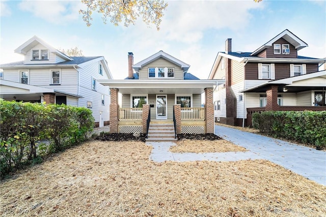 traditional style home featuring a porch