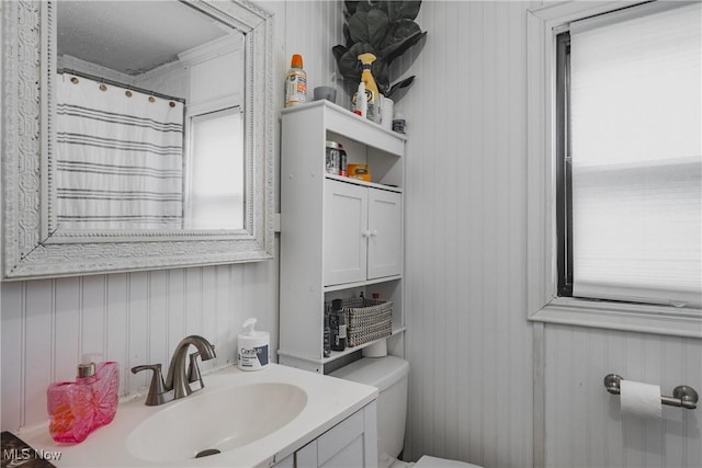 2007 Carson St, Charleston, WV 25302 - full bath featuring vanity, toilet, and a shower with shower curtain
