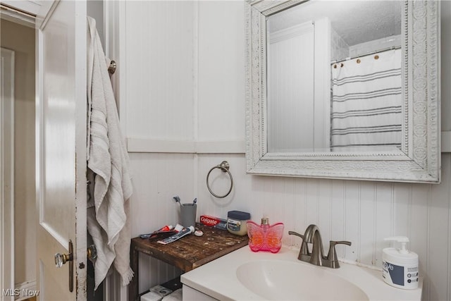 2007 Carson St, Charleston, WV 25302 - full bathroom featuring curtained shower and vanity