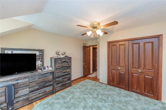 3286 Marks Rd, Medina, OH 44256 - bedroom featuring a closet and ceiling fan