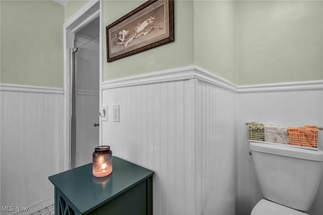 2508 Ashurst Rd, University Heights, OH 44118 - bathroom featuring a wainscoted wall and toilet