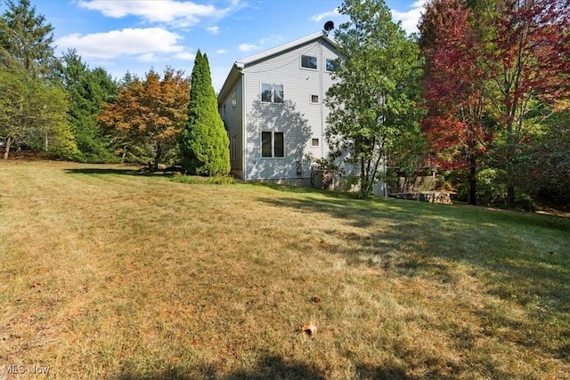 70 Northlake Ct, Vincent, OH 45784 - view of green lawn