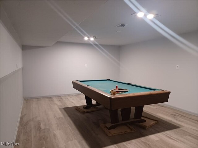 1050 Park Cir, Girard, OH 44420 - recreation room featuring billiards and light wood-type flooring