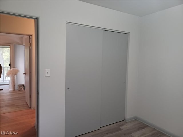 1050 Park Cir, Girard, OH 44420 - view of closet