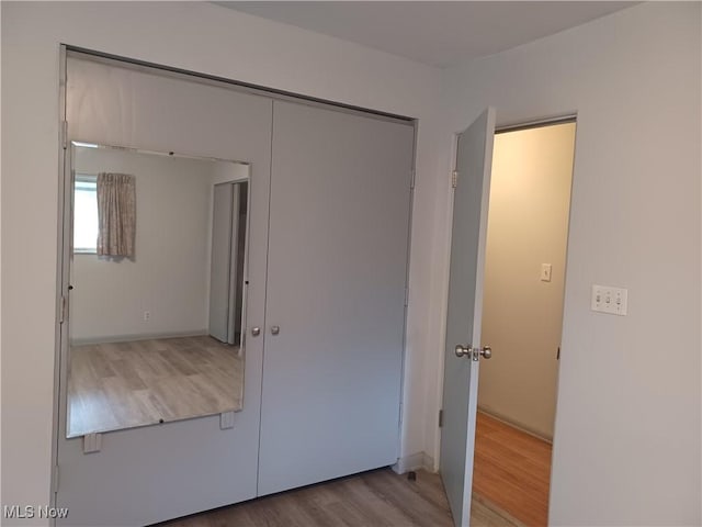 1050 Park Cir, Girard, OH 44420 - view of closet