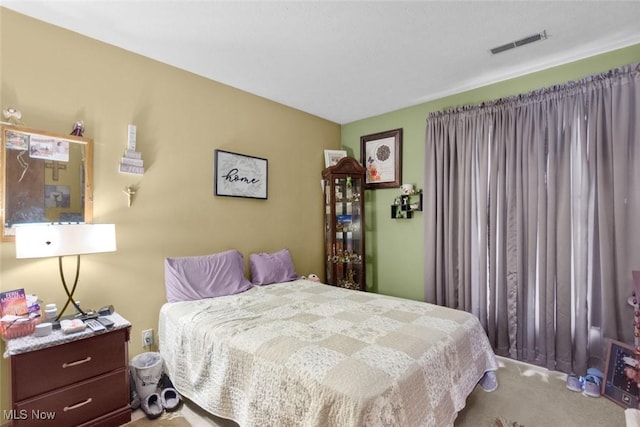 bedroom with carpet flooring
