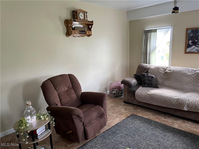 9207 Plank Rd, North Bloomfield, OH 44450 - view of living room