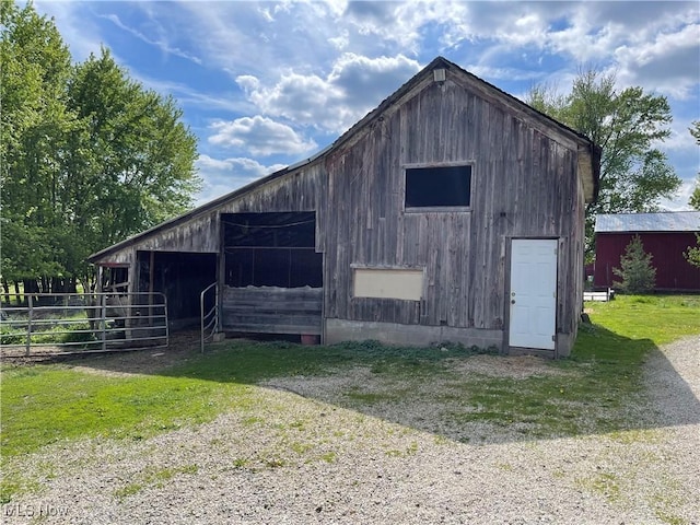 9207 Plank Rd, North Bloomfield, OH 44450 - view of outdoor structure with an outdoor structure and an exterior structure
