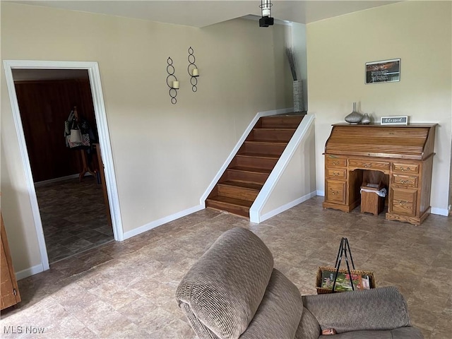9207 Plank Rd, North Bloomfield, OH 44450 - stairway featuring baseboards