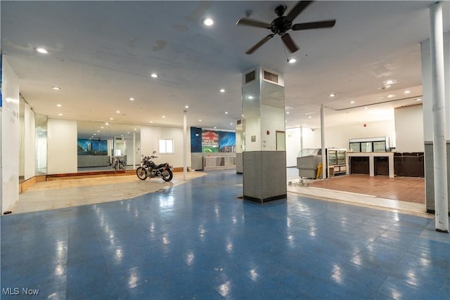 1016 12th St NE, Canton, OH 44704 - lobby featuring recessed lighting