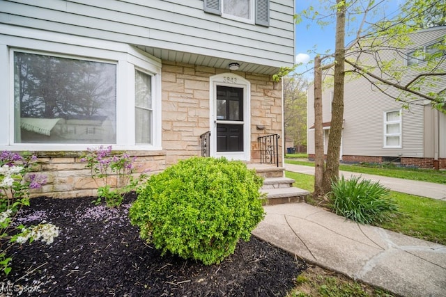 3843 Bendemeer Rd, Cleveland Heights, OH 44118 - doorway to property featuring stone siding