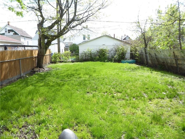 2067 W 105th St, Cleveland, OH 44102 - view of yard