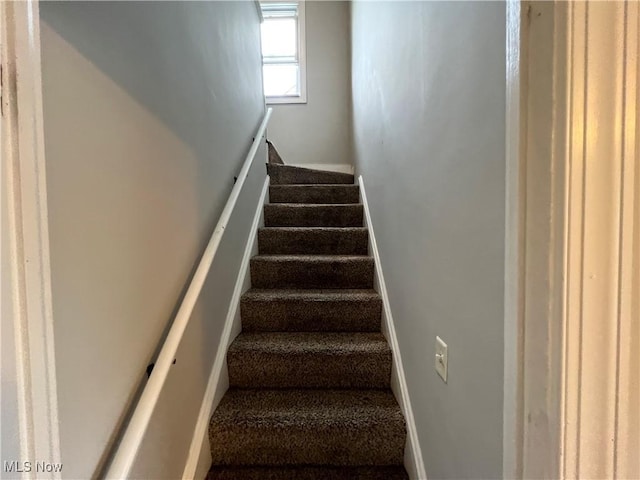 11904 Hastings Rd, Garfield Heights, OH 44125 - photo 14