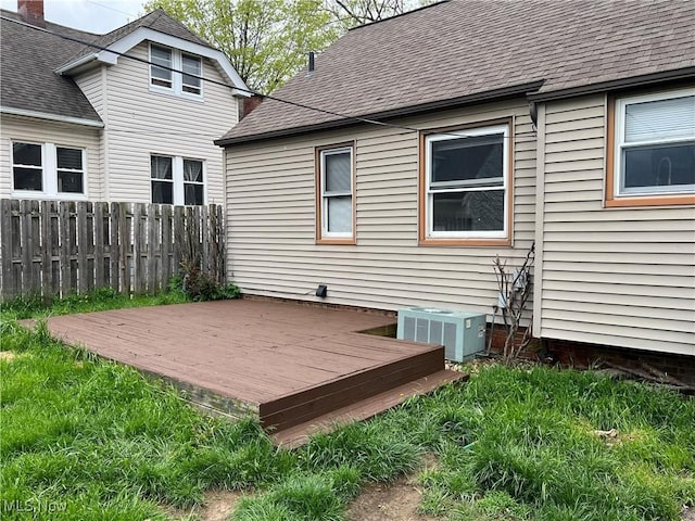11904 Hastings Rd, Garfield Heights, OH 44125 - photo 4