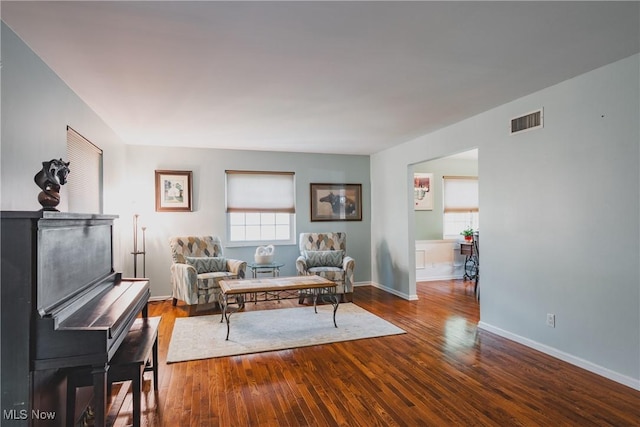 5500 12th Ave, Vienna, WV 26105 - living area with wood finished floors and baseboards