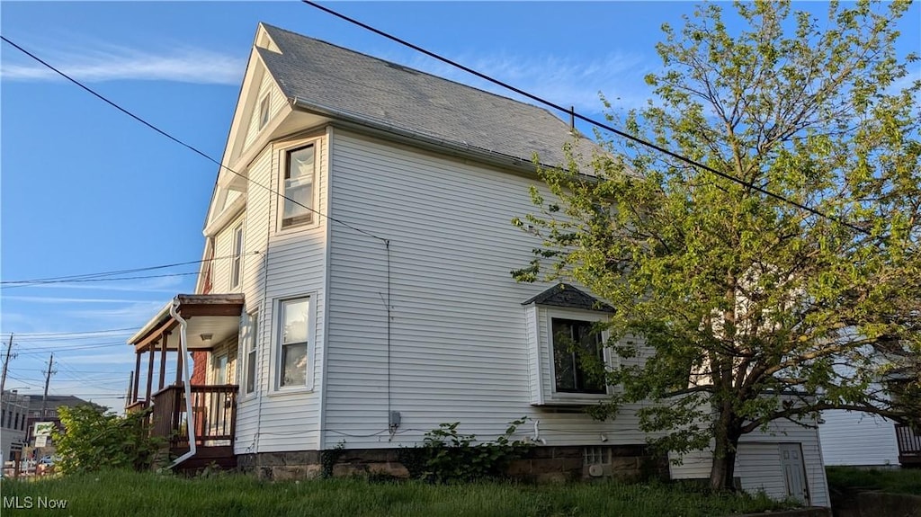 view of property exterior