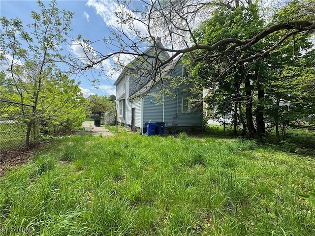 12423 Phillips Ave, Cleveland, OH 44108 - view of yard with fence