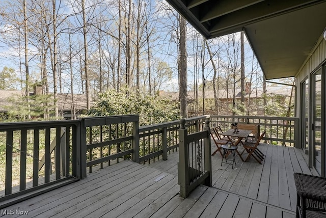 613-3 Fairington Oval, Aurora, OH 44202 - deck with outdoor dining area