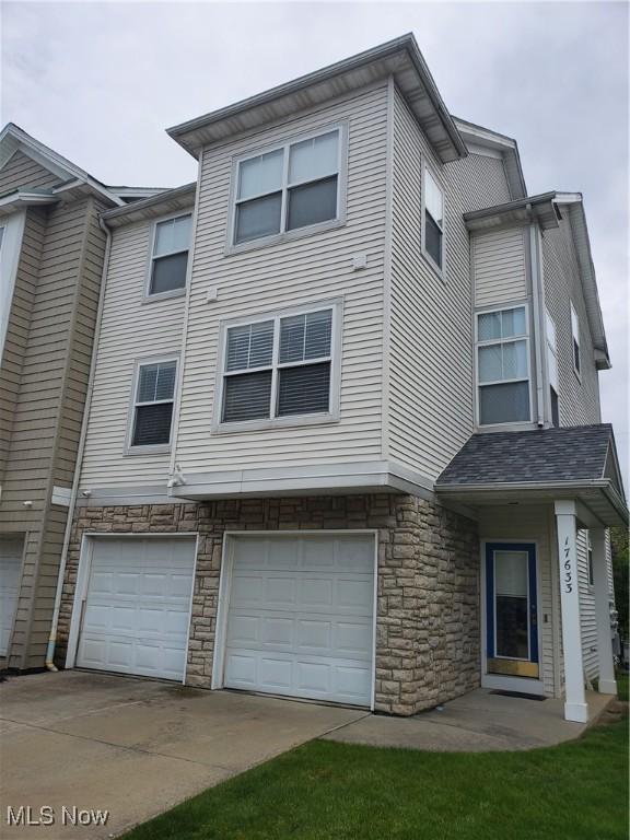 17633 Wildwood Ln Unit 311, Cleveland, OH 44119 - photo 2