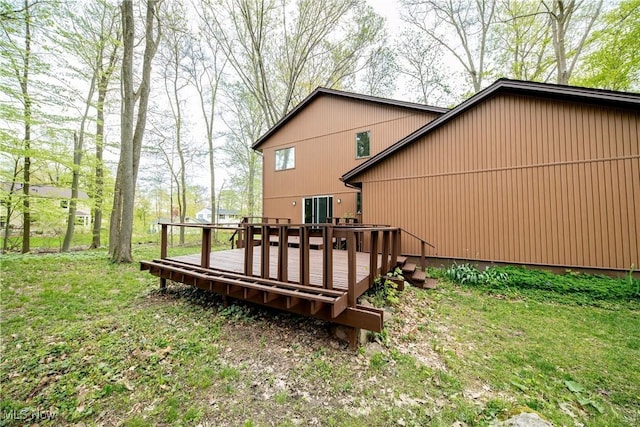 1537 Plantation Dr, Hudson, OH 44236 - rear view of property featuring a wooden deck and a yard