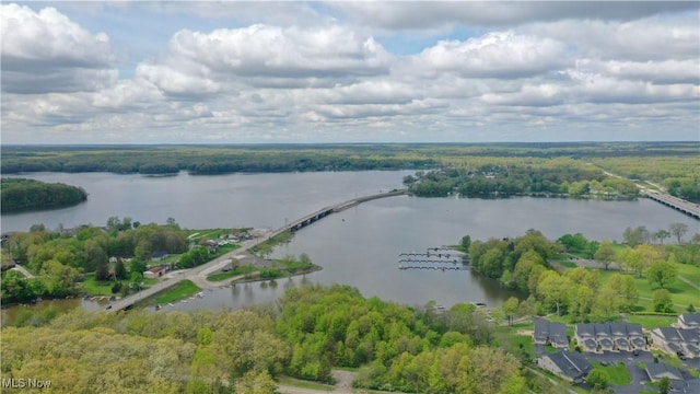 274 2nd St, Lake Milton, OH 44429 - aerial view of property and surrounding area with a nearby body of water
