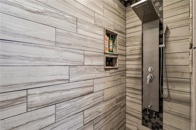 5610 Charles Ave, Parma, OH 44129 - bathroom featuring tiled shower
